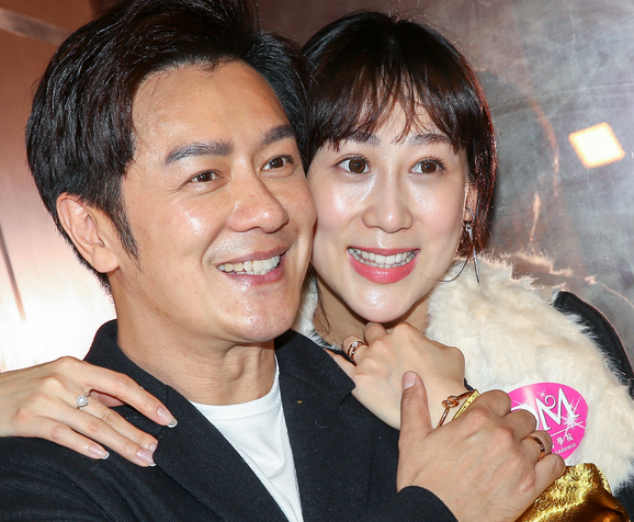 她嫁大16岁老公五年生四胎,还学老外从不坐月子,如今变成这样!