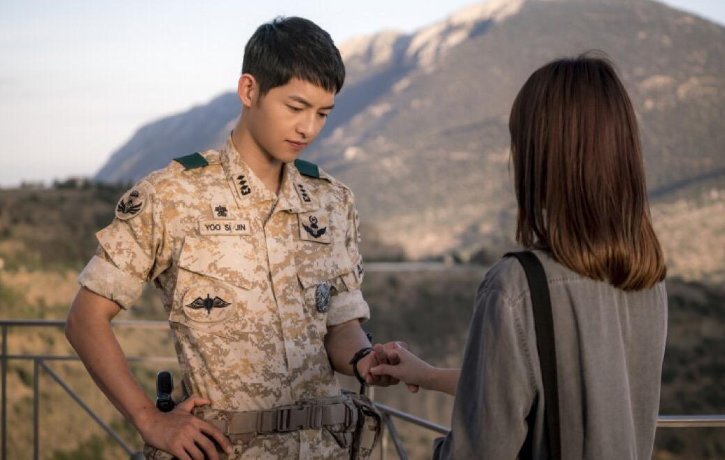 军婚:大婚日伴娘突然晕倒,查出已怀孕三月,当场狂揍铁血司令!