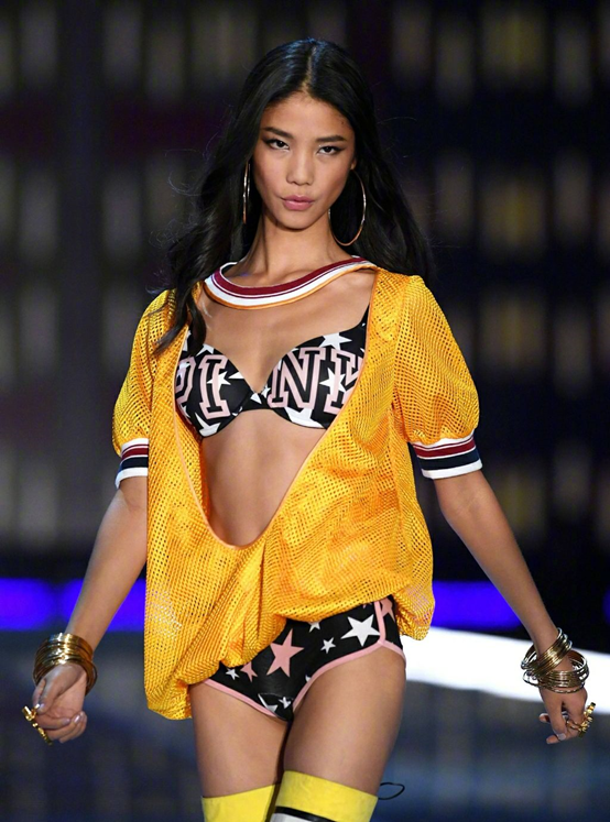 王艺今年落选维密大秀 奚梦瑶未现身直接保送?