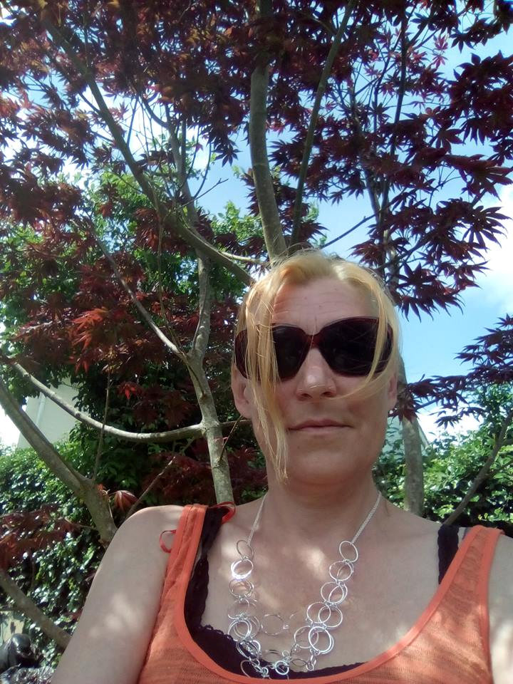 英国"中毒"女子死亡(1)