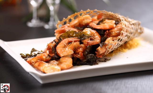 香浓的茶叶配上鲜虾让人回味无穷的《龙井茶香虾》