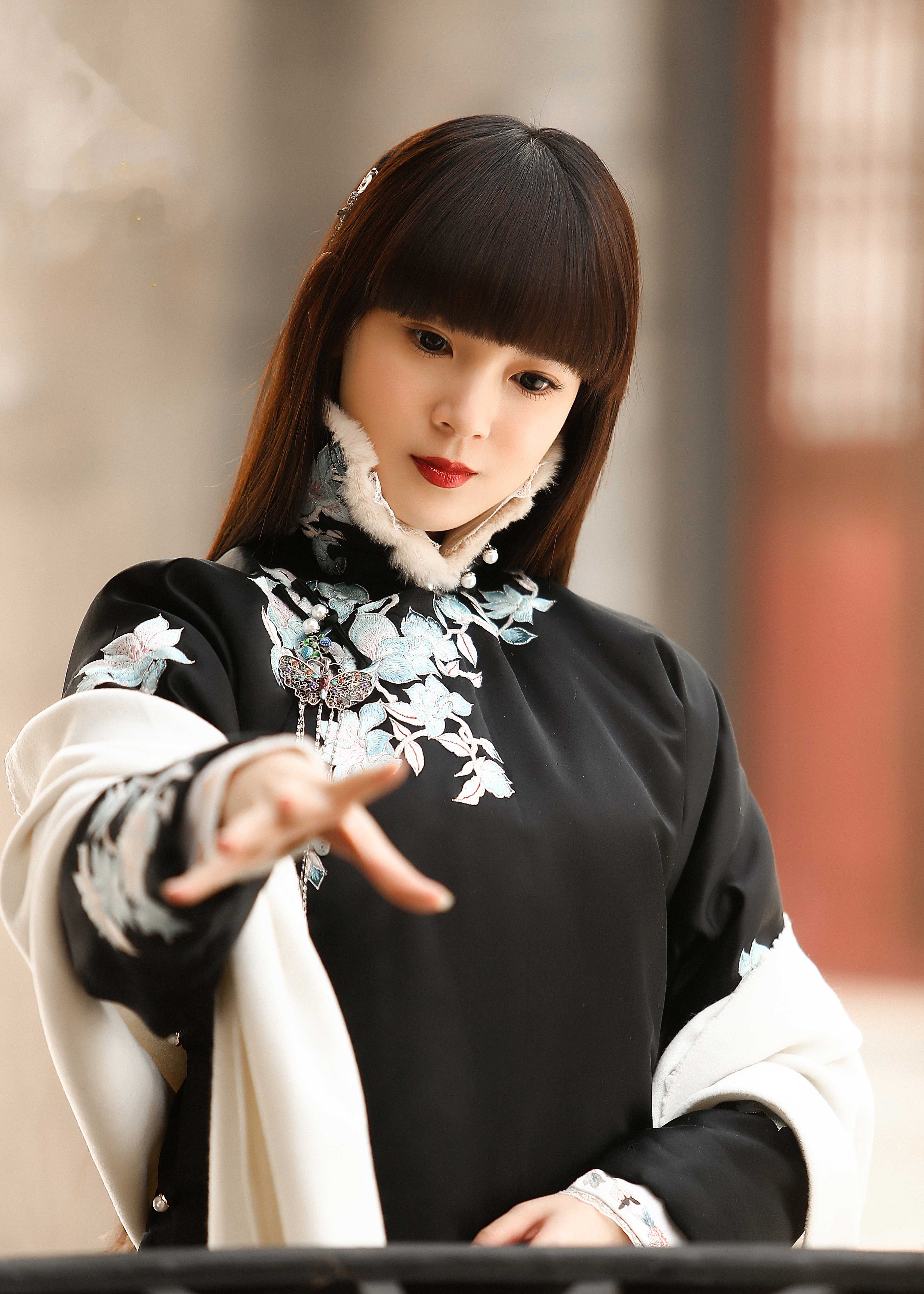 看《无心法师》陈瑶饰演的反派岳绮罗,如何将齐刘海演绎美艳动人