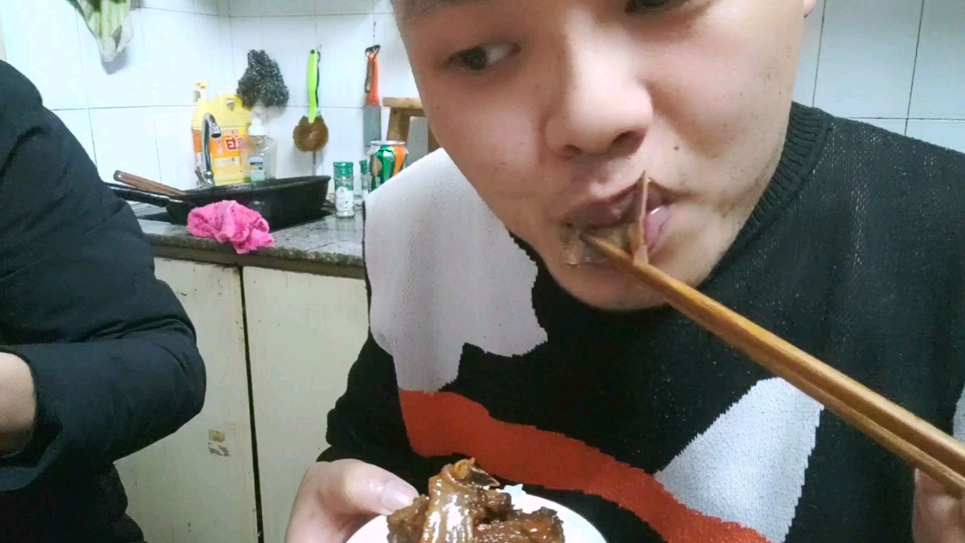 啤酒煮出来的鸭子就是比水煮的香,上桌后骨头都吃没了
