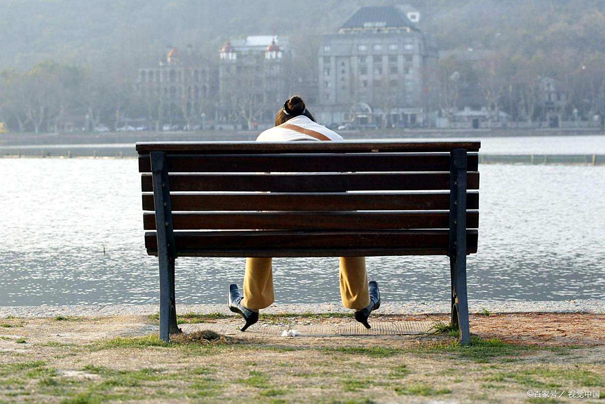 幼年的分离伤痛,造成一辈子不可言说的痛：我怎么不会爱...