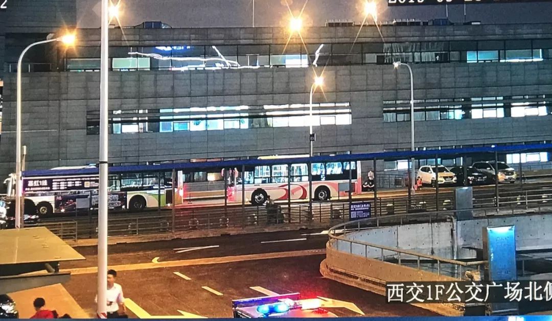 「便民」今晚,虹桥枢纽西交通中心加开两条夜间公交应急专线!