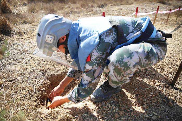 电视剧中主角踩到地雷,都能全身而退,那么现实中结局会怎样?