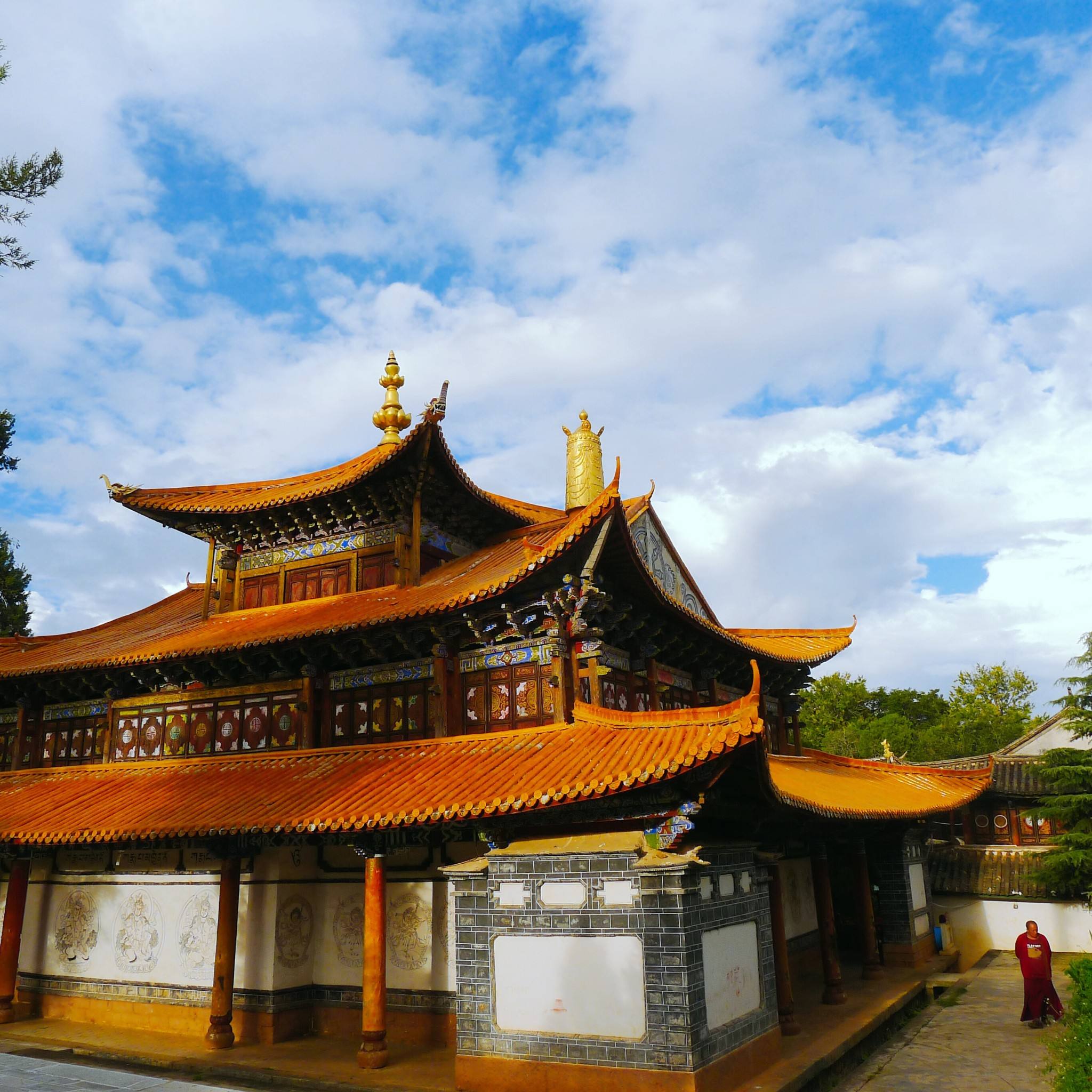 指云寺真实照片,殿宇富丽堂皇且佛文化气息浓厚,是丽江五大寺