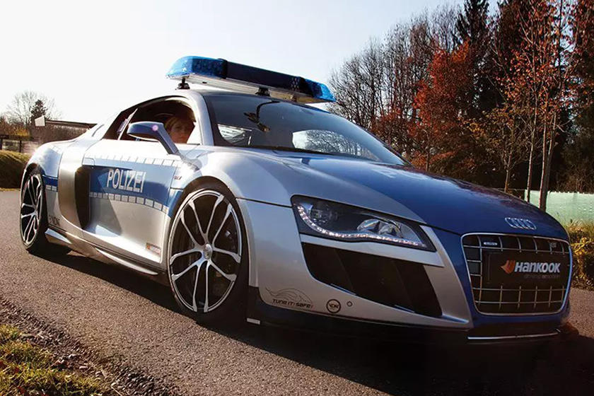 德国警察标配帕萨特,730马力的奔驰cls才是德国最酷的警车