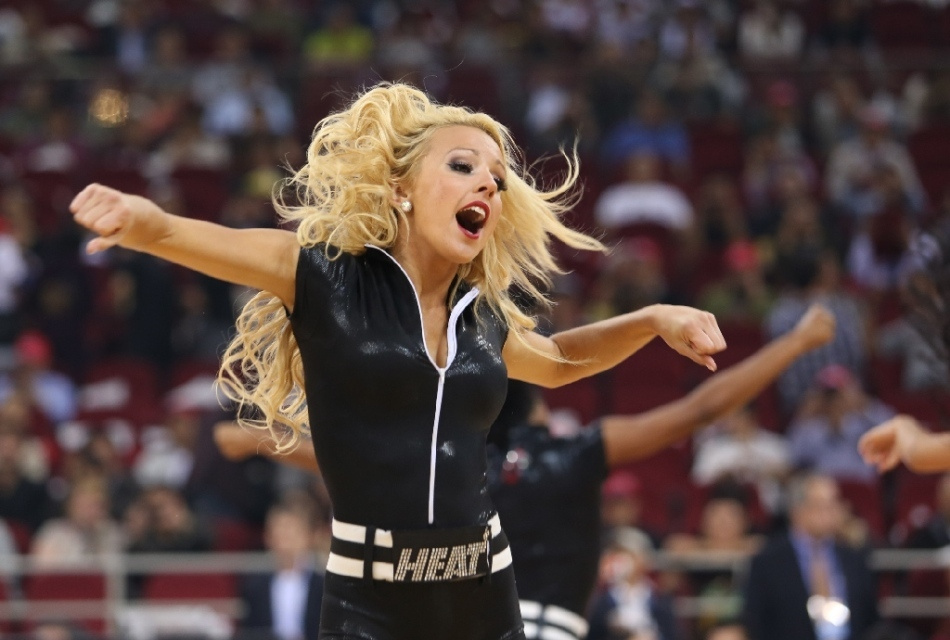 nba常规赛,一组nba啦啦队赛前热舞暖场的集锦 转载自百家号作者:篮球