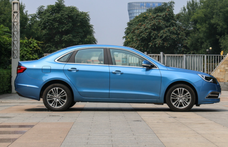 艾瑞泽7e,时尚的外观设计,颜值极靠前,非常实用