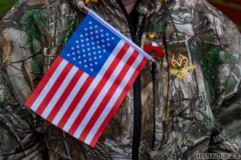 反对控枪:美国肯塔基民众持枪集会 全副武装进入国会大厦内合影