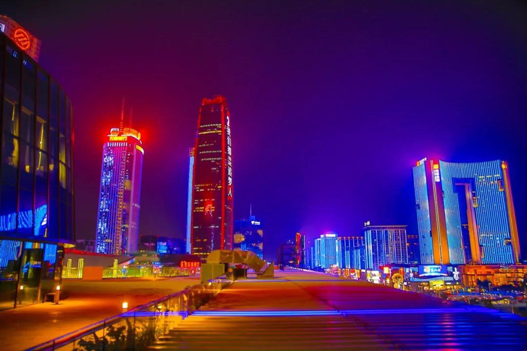 东莞中心城区灯光夜景开秀啦!吸引无数目光,你去打卡没?