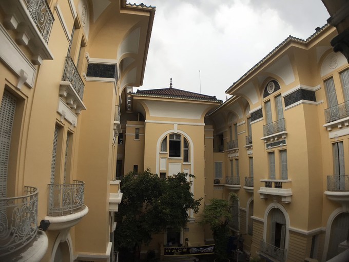 我们去的第一个地方是胡志明美术馆,这个地方的建筑比较有艺术特色