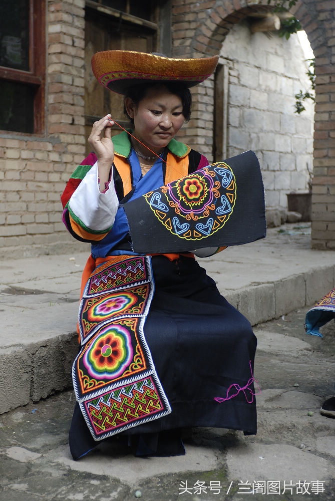 青海土族盘绣,土族女人一生的必修课,却面临着传承危机
