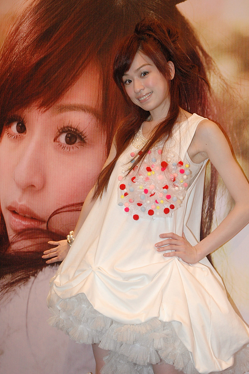 赶紧来和我一起品味王心凌的最新作品吧!