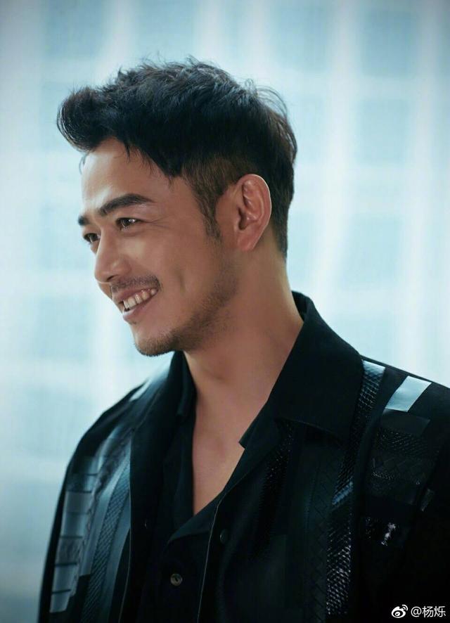 娱乐圈四大低音炮男神,声音好听到怀孕,最爱朱亚文的"宝贝儿"