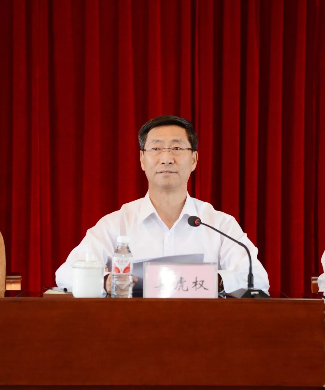洪庆任延吉市委书记,梁仁哲任州纪委书记,姜虎权任州委秘书长