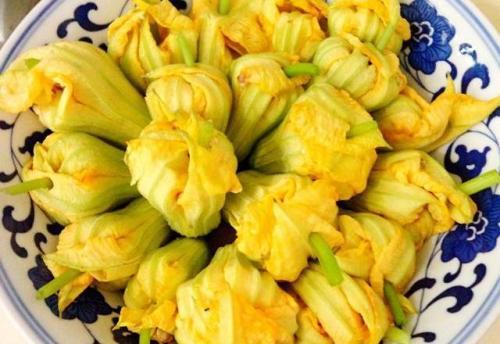 南瓜花酿-我们贺州客家特色菜肴,味道鲜美清甜,属家常菜谱
