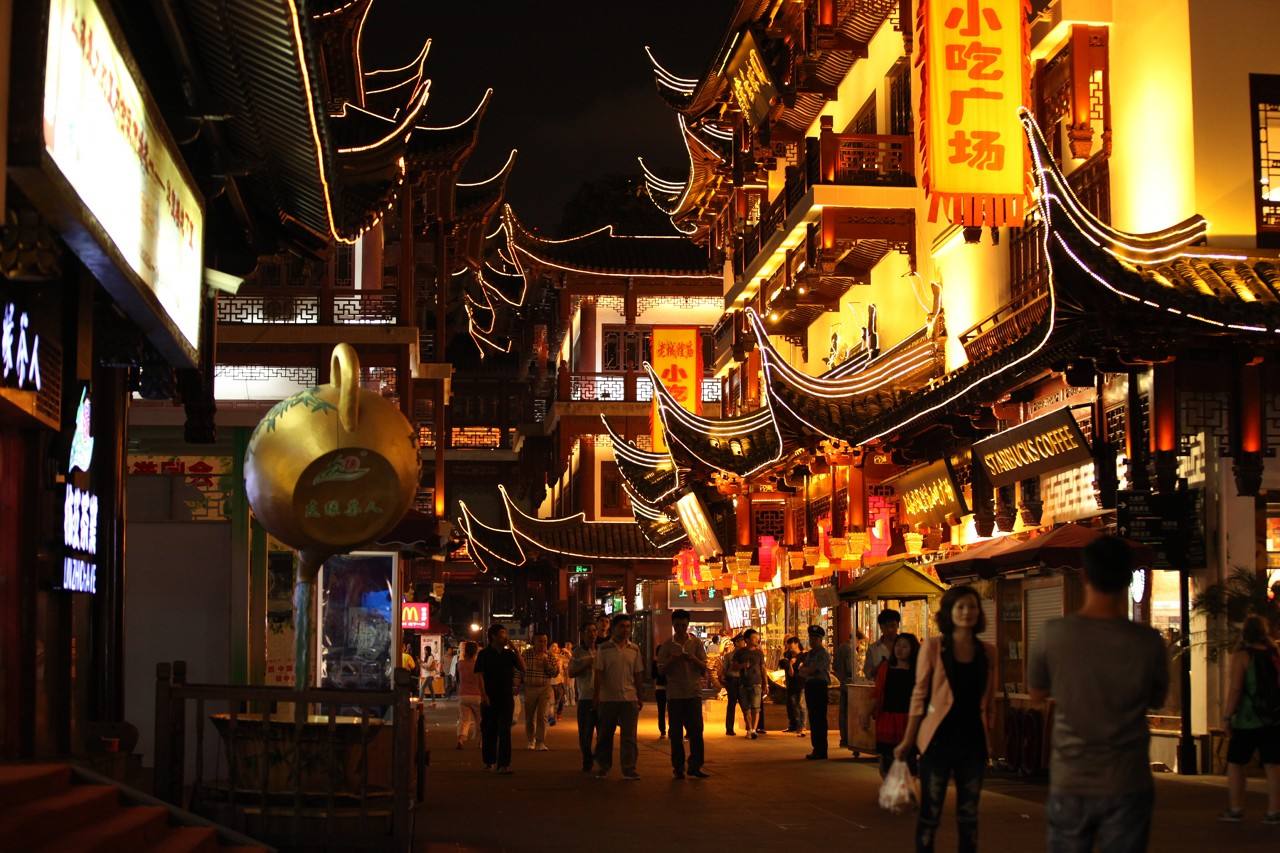 盤點香火旺盛的景點,你去過上海市老城隍廟旅遊區,九江東林寺嗎