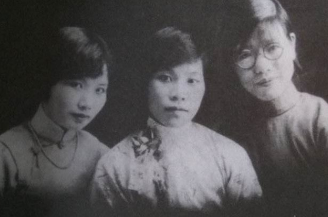 她出生时面相丑陋,母亲将她视为灾星,36岁那年,果然出了事