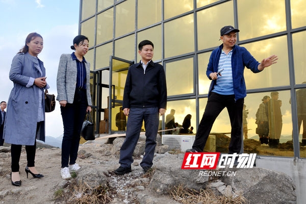 秦志军:确保蓝山云冰山景区如期开园迎客