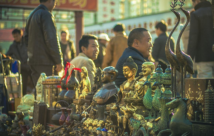 古玩市场的秘密,为什么古玩市场有卖不完的文物,小编来揭秘