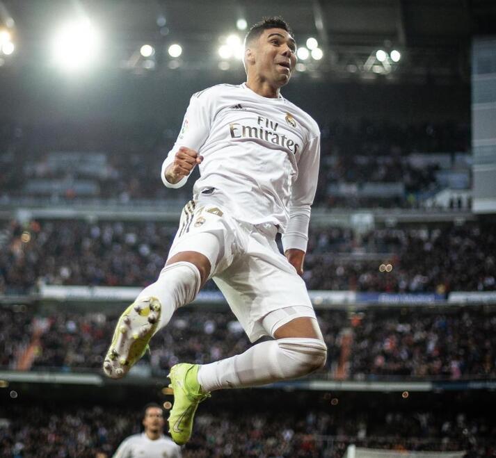 世界最强防守中场!巴萨2星入选,卡塞米罗仅第2第1无悬念