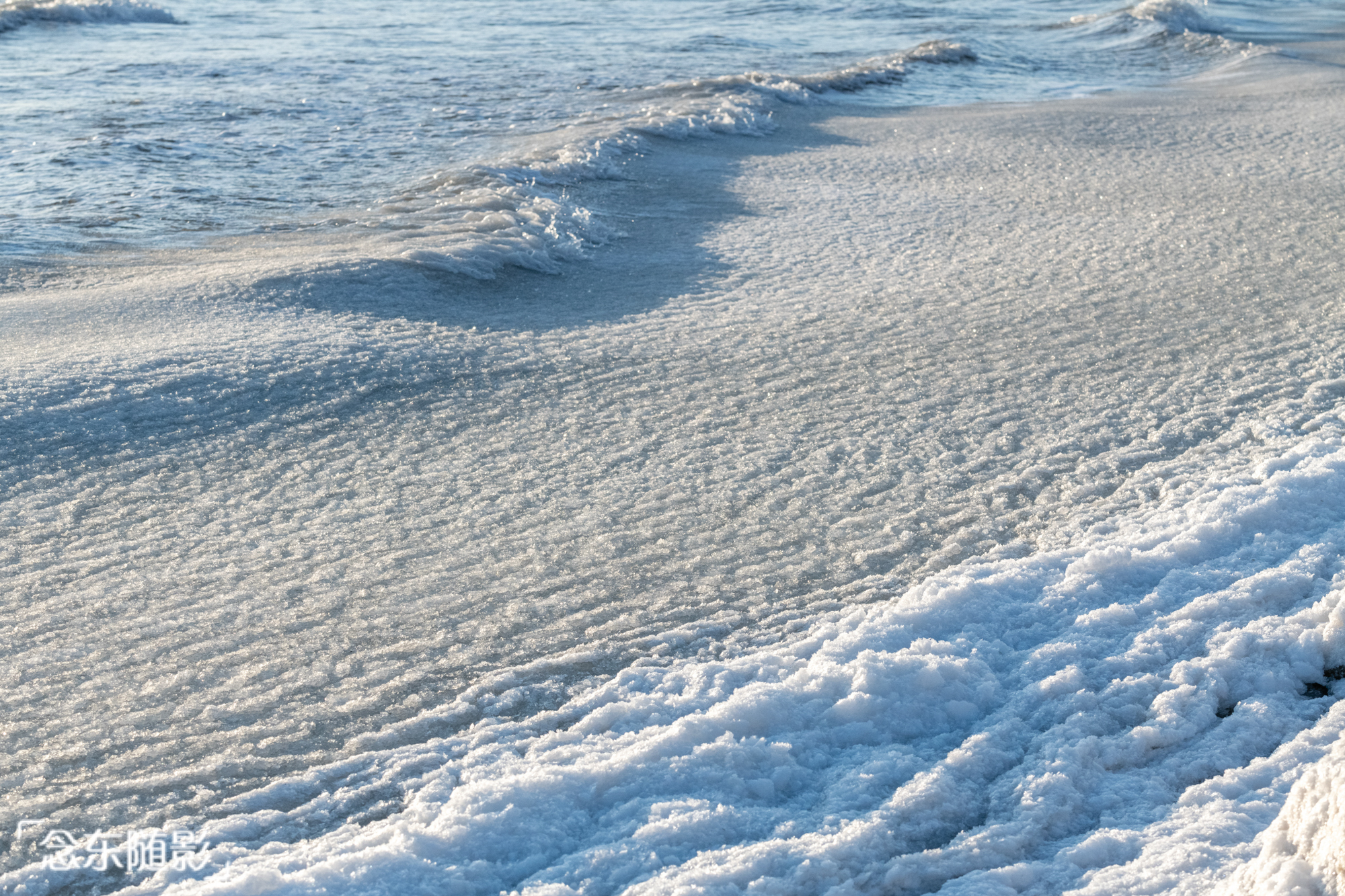 海水结冰图片