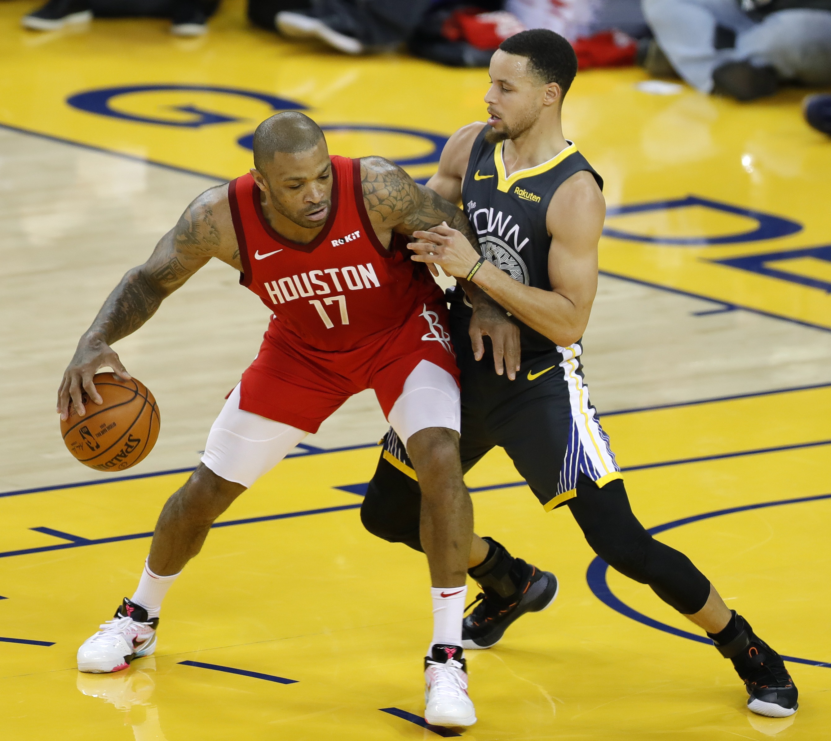 当日,在2018-2019赛季nba常规赛中,金州勇士队主场以112比1