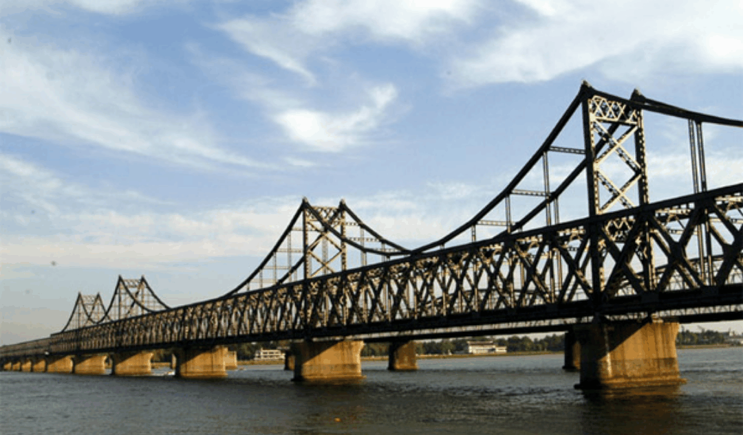 连接中朝的"友谊桥"和"断桥":历经战争洗礼,相隔不足百米!