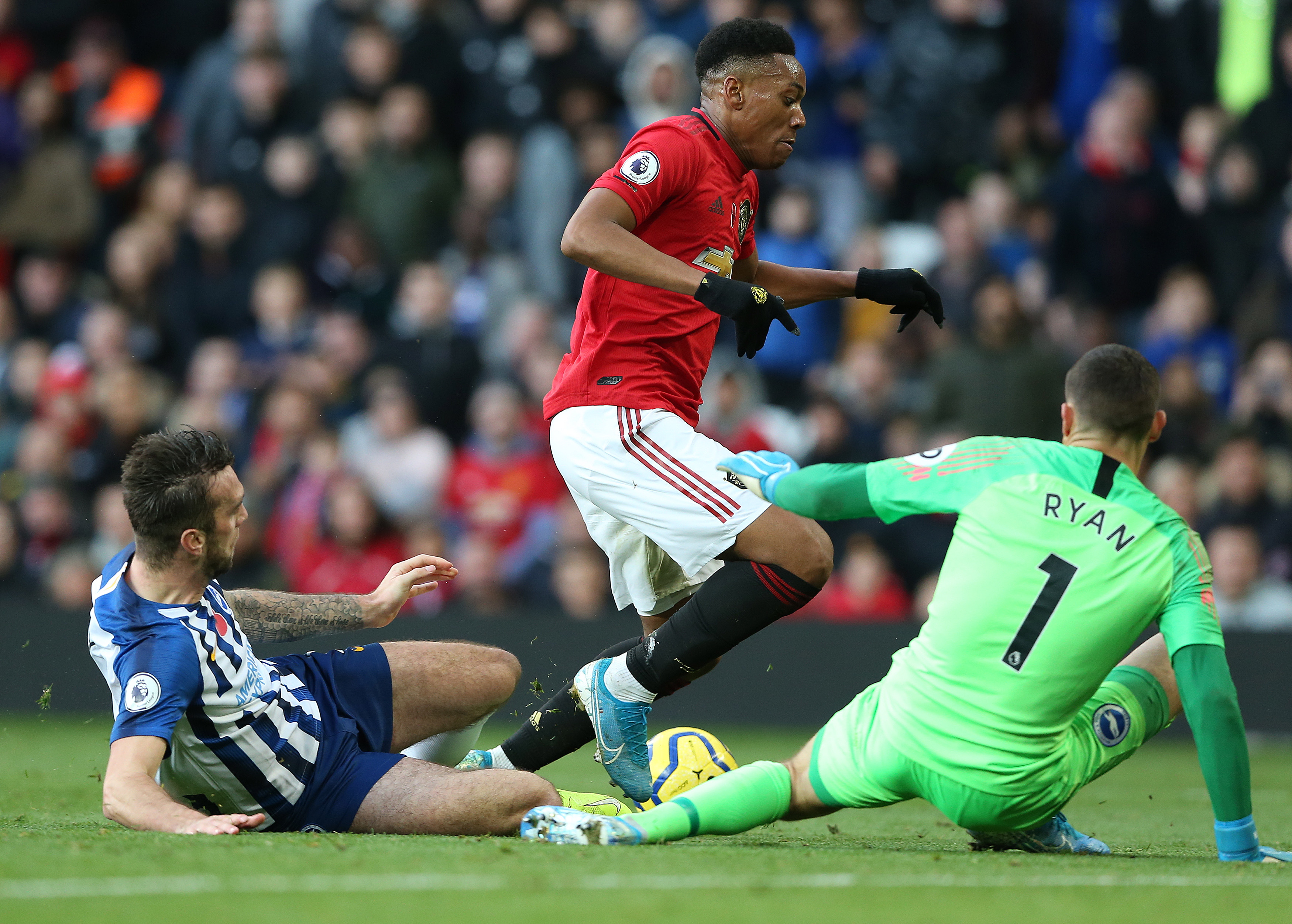 足球——英超联赛:曼联胜布莱顿