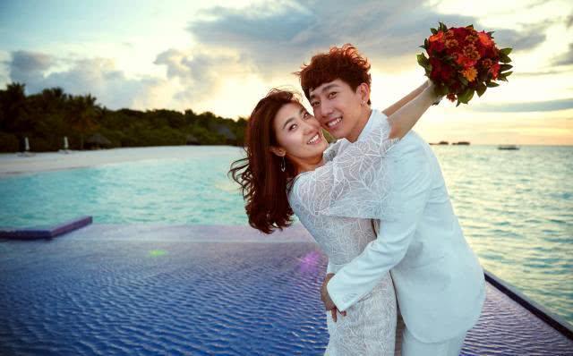 韩天宇刘秋宏婚礼,大华武大靖双双上热搜,网友:大华去唱歌了吗