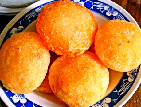 做油炸糕时,用热水还是冷水?做对了,个个空心酥脆,好吃不油腻