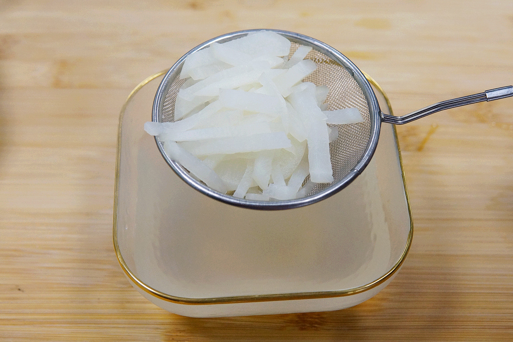 冬天,咳嗽最怕的"萝卜水",简单管用,经常喝一些,咳嗽少多了