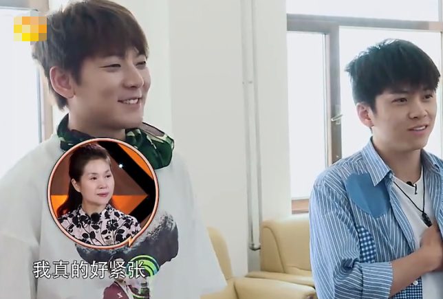 我家那小子:武艺挑战高空跳伞,做了这个动作,网友:认真的吗?