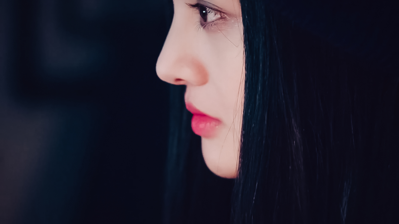 郑爽完美侧颜杀,网友:就冲这侧颜杀我还可以在爱个十万八千年