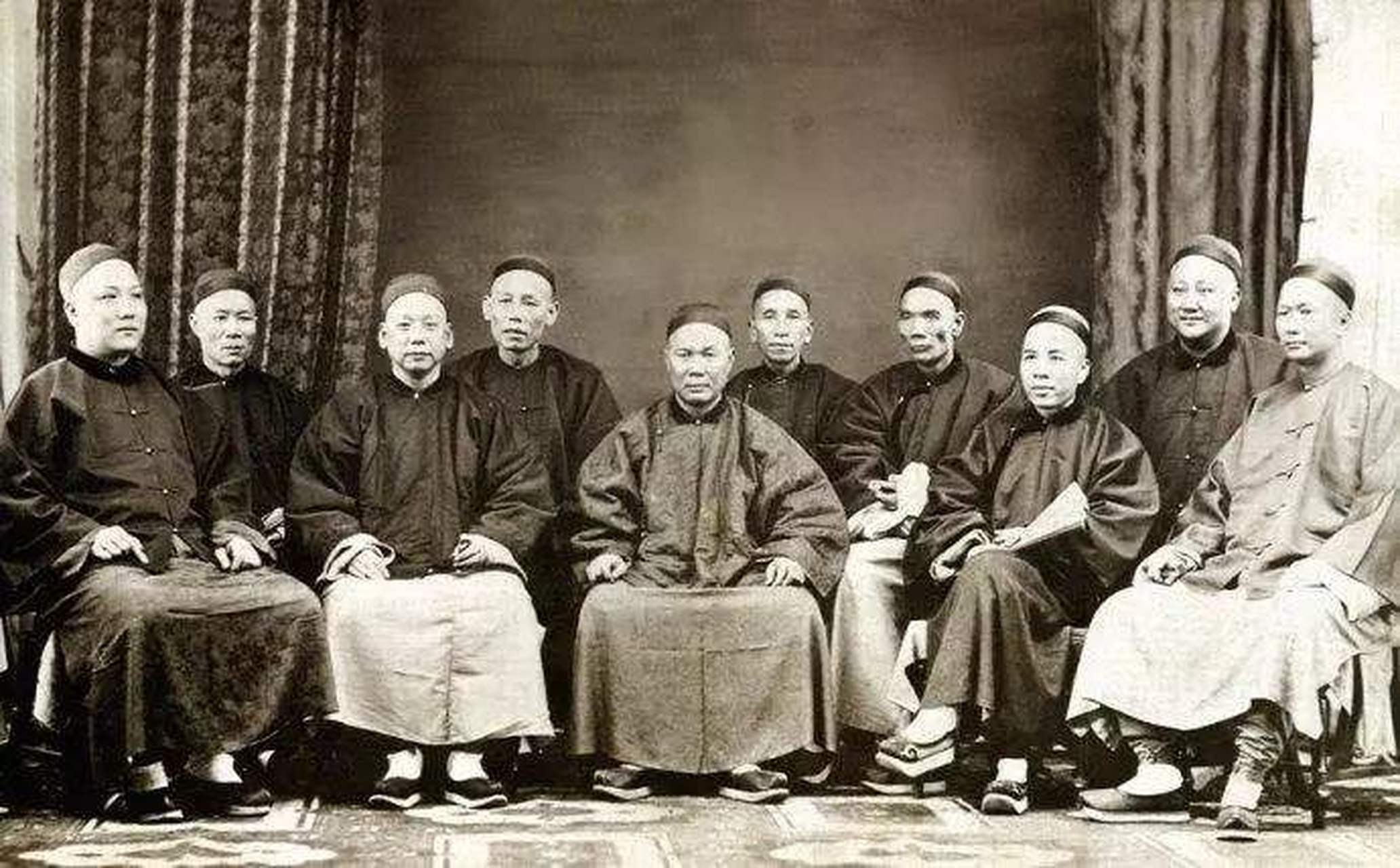 清朝#【清朝冷知识之姓氏】满清十大贵族姓氏分别是完颜氏,马佳氏,佟