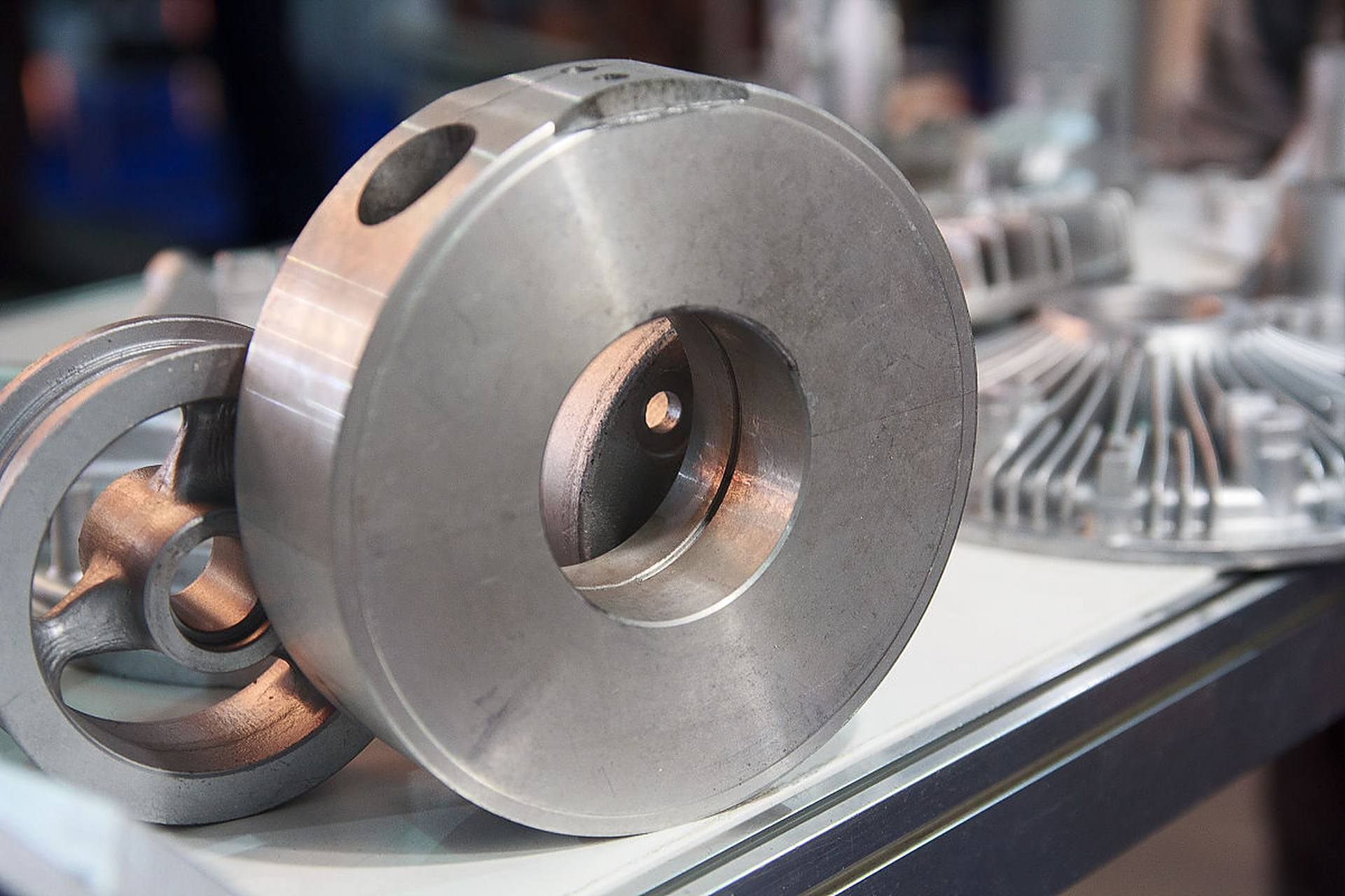 skd61是一种广泛应用的热作模具钢,具有出色的高温强度和耐磨性.