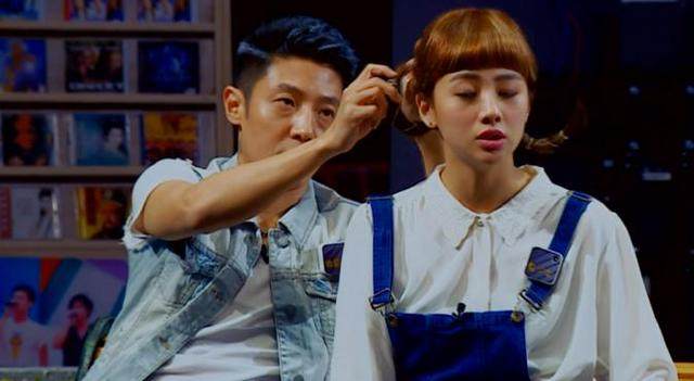 鬼撒cp 鬼鬼和撒贝宁的斗嘴日常也是一大看点,俩人互相嫌弃又感觉很宠