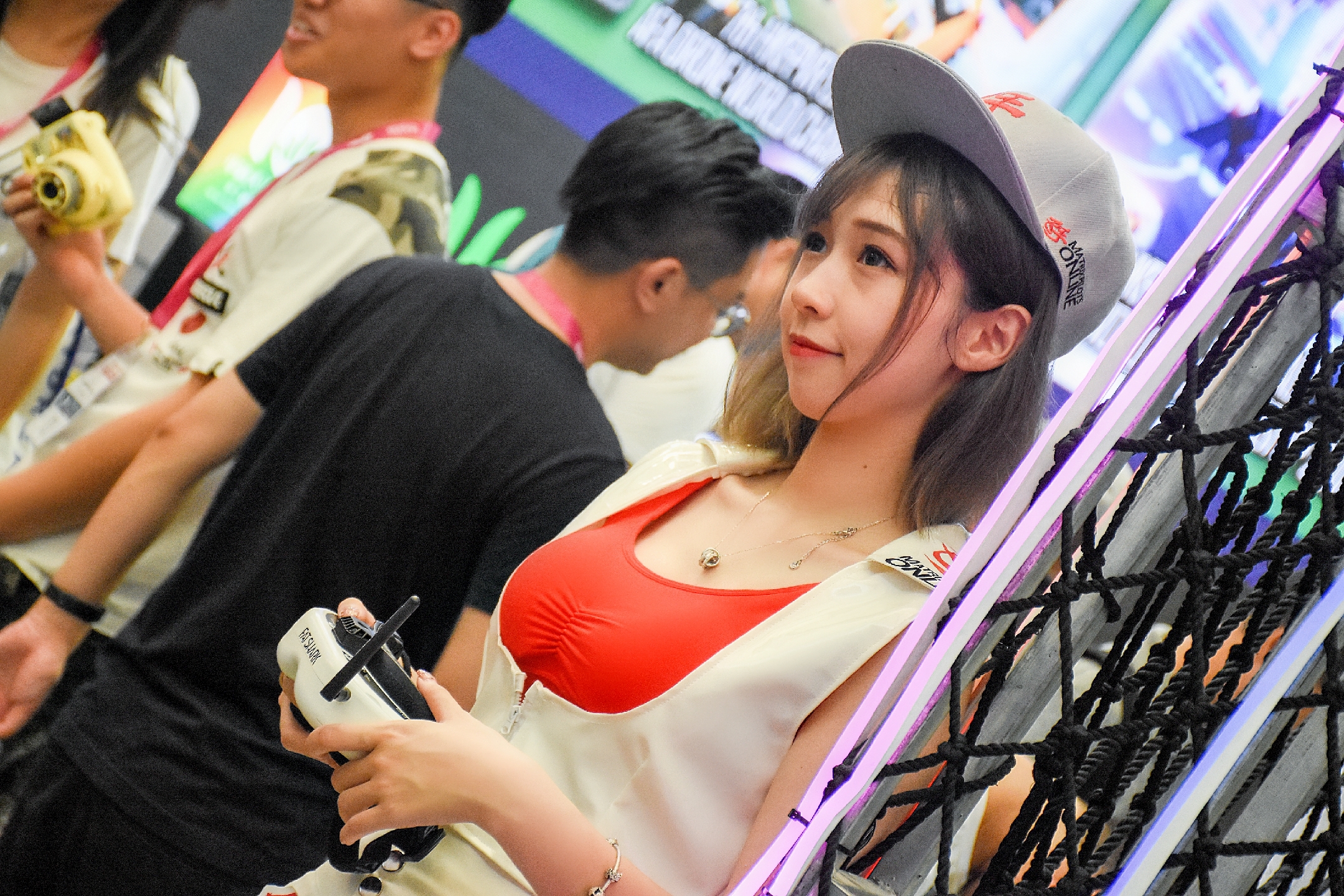 [百家探秘]2018上海cj现场中的小姐姐,还有位大姐姐哦