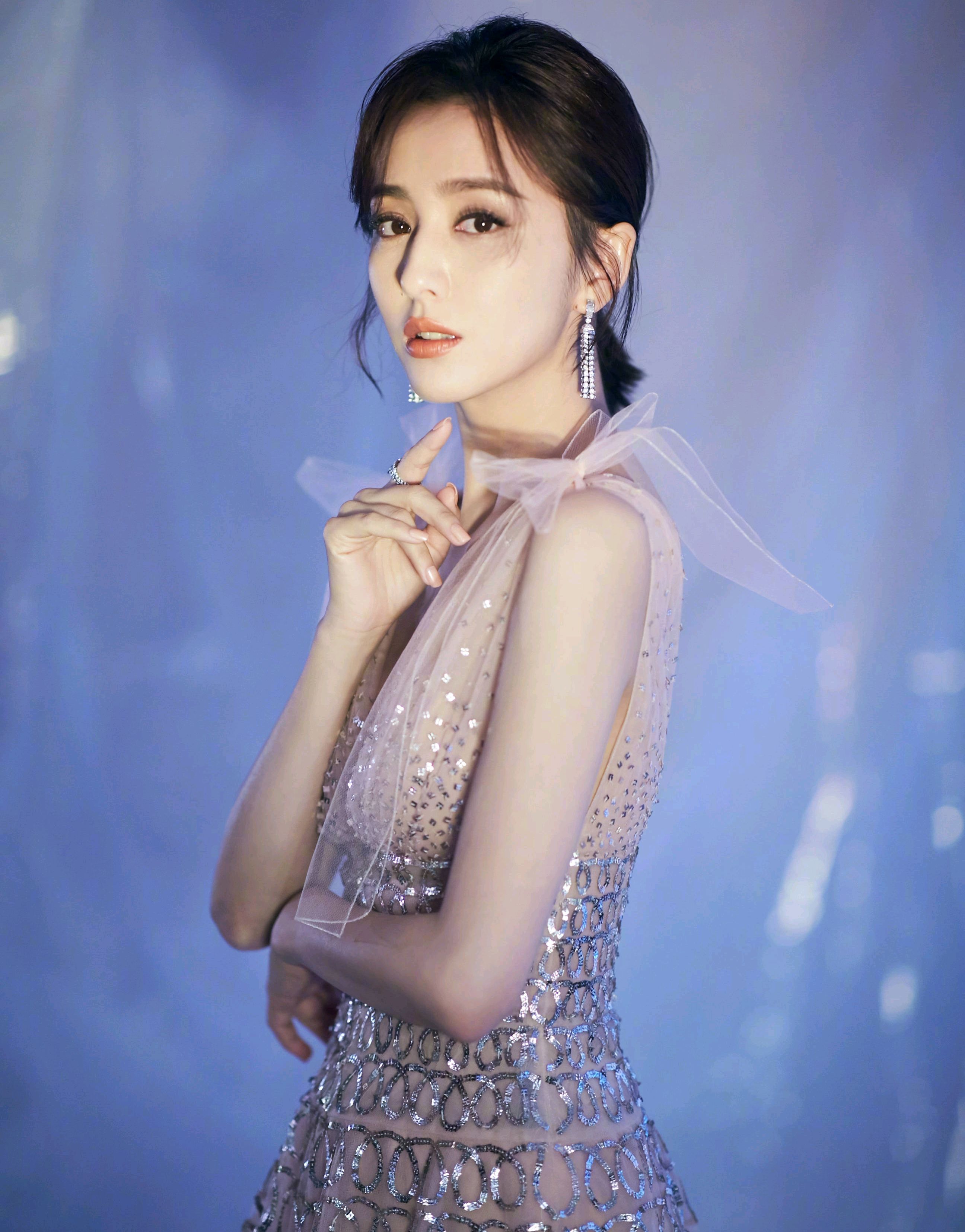 cosmo美丽盛典,女神佟丽娅出场,美到极致