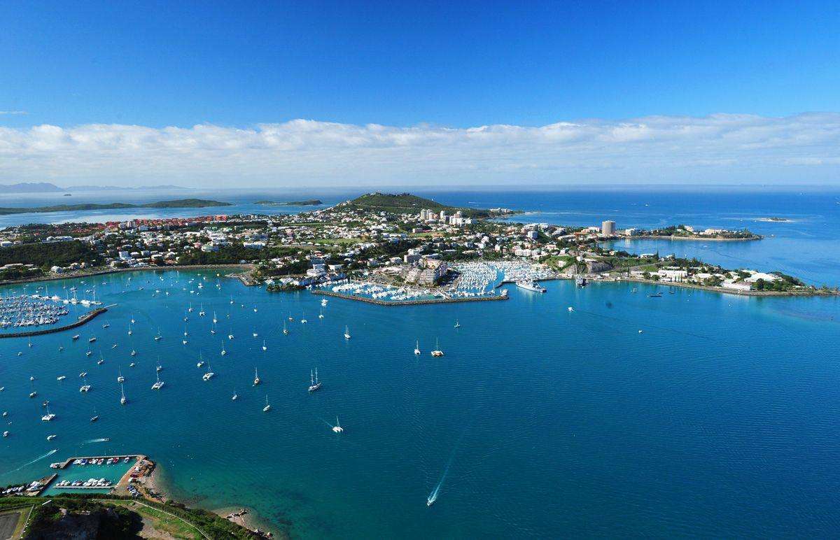 这里港内水深,风平浪静,是西南太平洋最好的港口之一