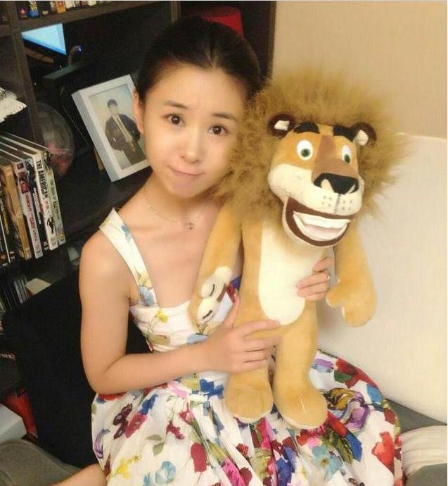 参观李小萌住的豪宅,嫁入豪门后住六千万别墅,引得全网女生羡慕