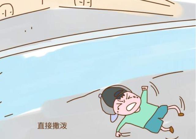 熊孩子商场撒泼打滚,妈妈躺地上陪伴,母女俩都是狠人