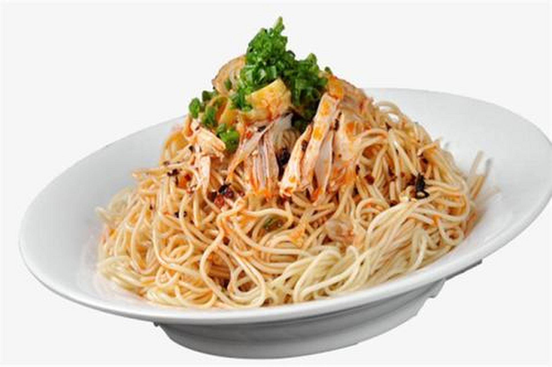 女皇蒸凉面是四川的汉族特色小吃,有酸,甜,麻,辣,香5味.川味十足.