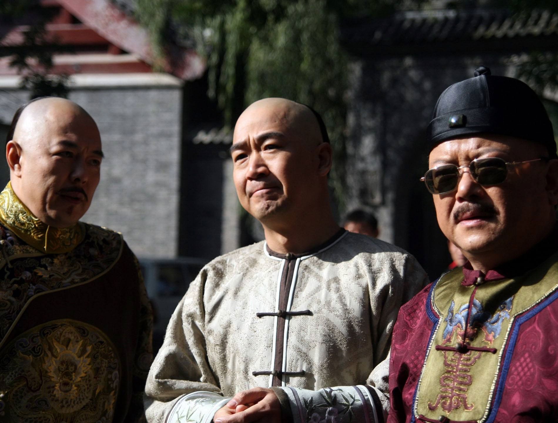 张国立,张铁林,王刚主演的《铁齿铜牙纪晓岚》很难被超越.