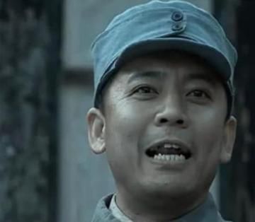 亮剑中张大彪天天吃牛肉罐头,为何李云龙从来不吃,网友:太精明