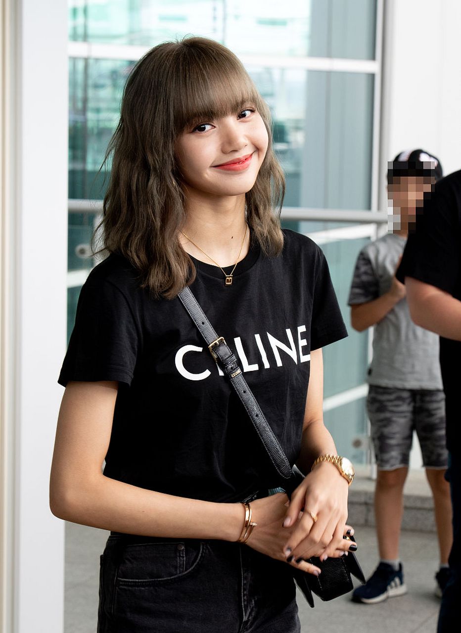 泰国流行乐女歌手lisa,出生于1997年3月27日,在泰国武里南府长大