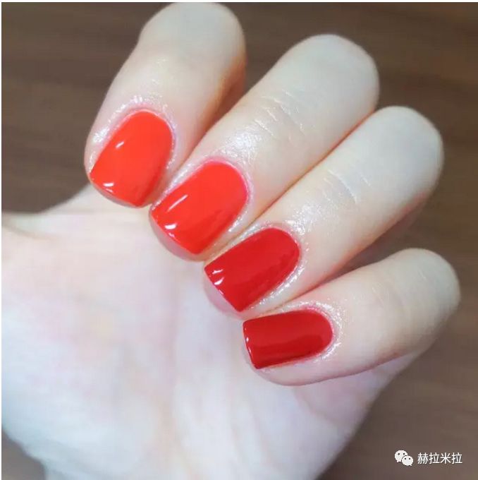 赫拉米拉丨秋天专属颜色~橘红色美甲