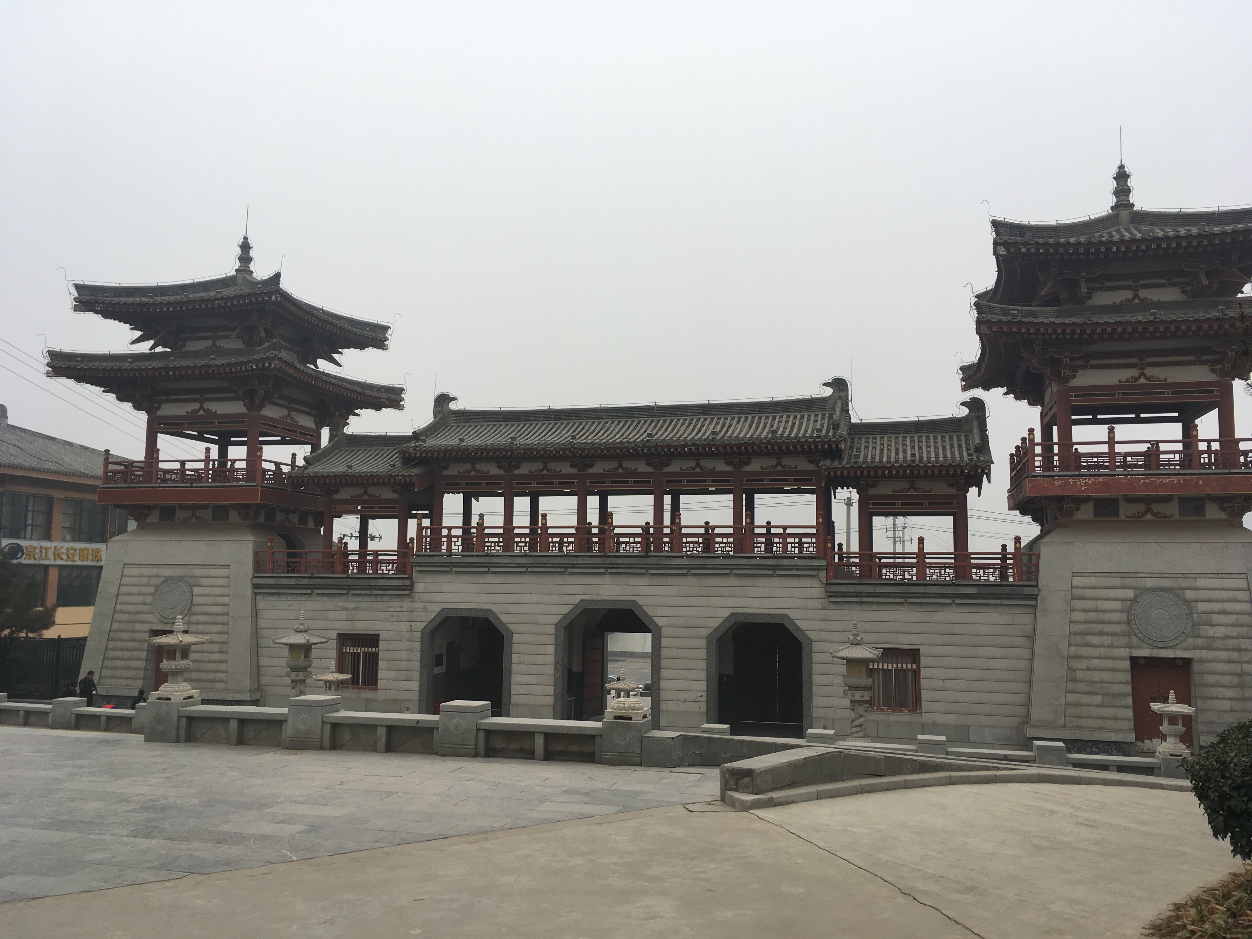 乐游原不仅有无限好的夕阳和灿烂的樱花,还承载着一段唐朝的历史